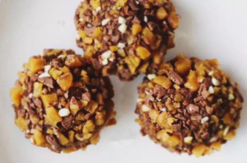 Truffles  Professional Pastry Recipes: Non Shell Coconut Macaroon, English Toffee, Milk Chocolate Almond