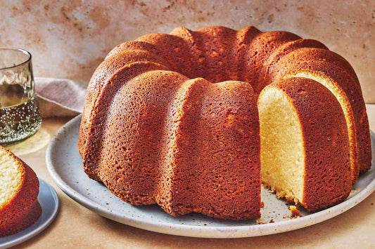 The Best Pound Cake / Cake Only